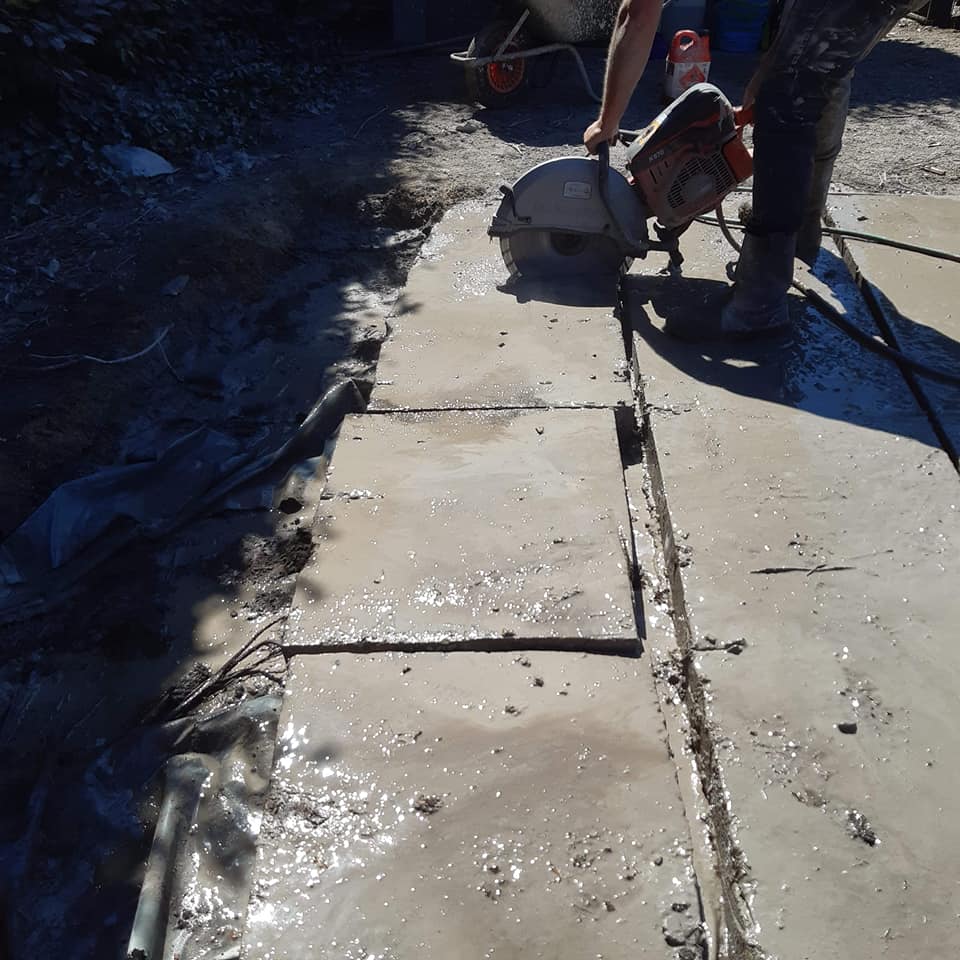 Stukken slijpen van beton